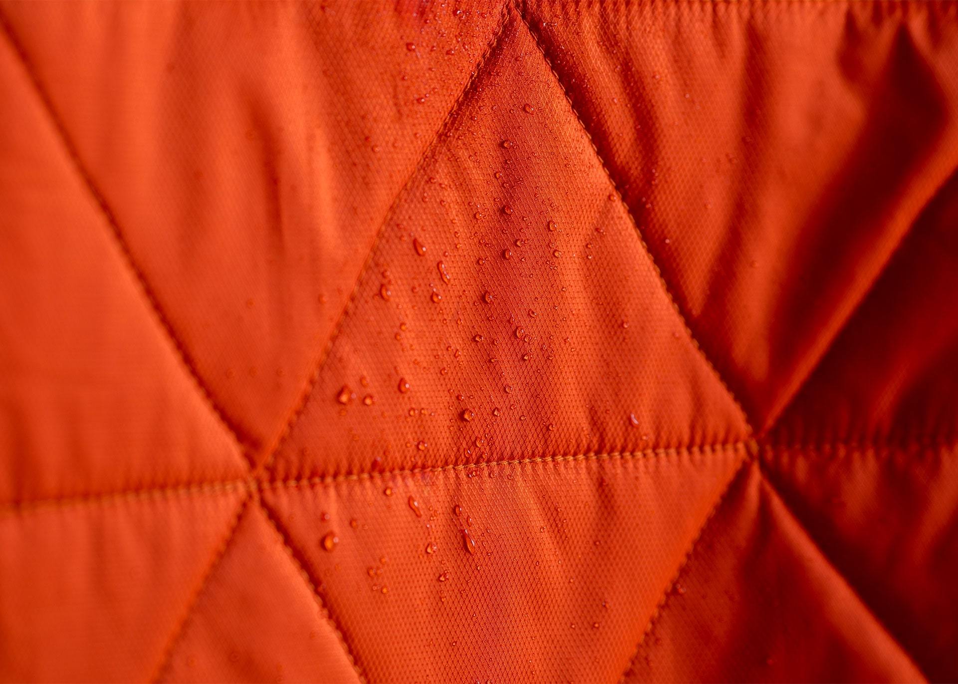 KMK-MountainBlanket-5-Ember-min_e0c39a99-e2fa-4876-9ebd-0112204bd353.jpg